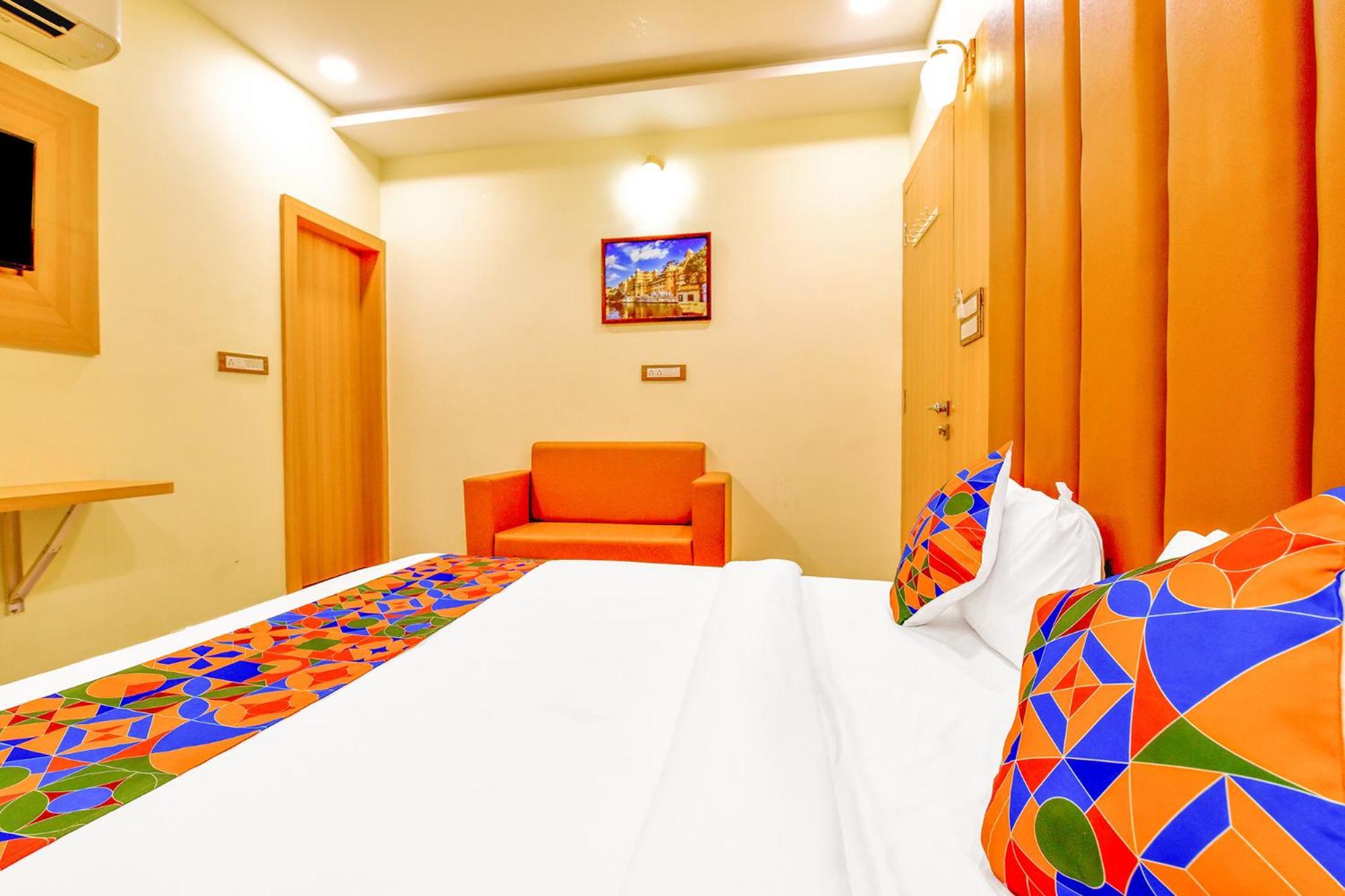 Hotel Fabexpress Mewar Shine Udaipur Exterior foto
