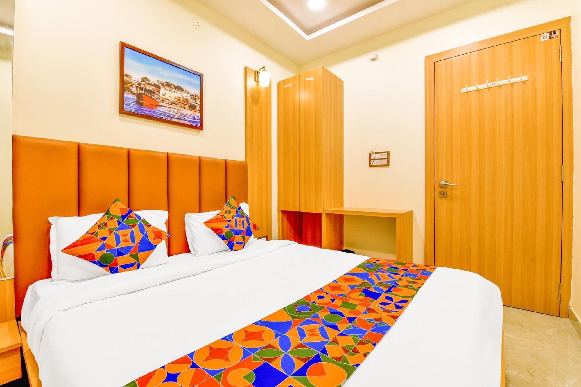 Hotel Fabexpress Mewar Shine Udaipur Exterior foto