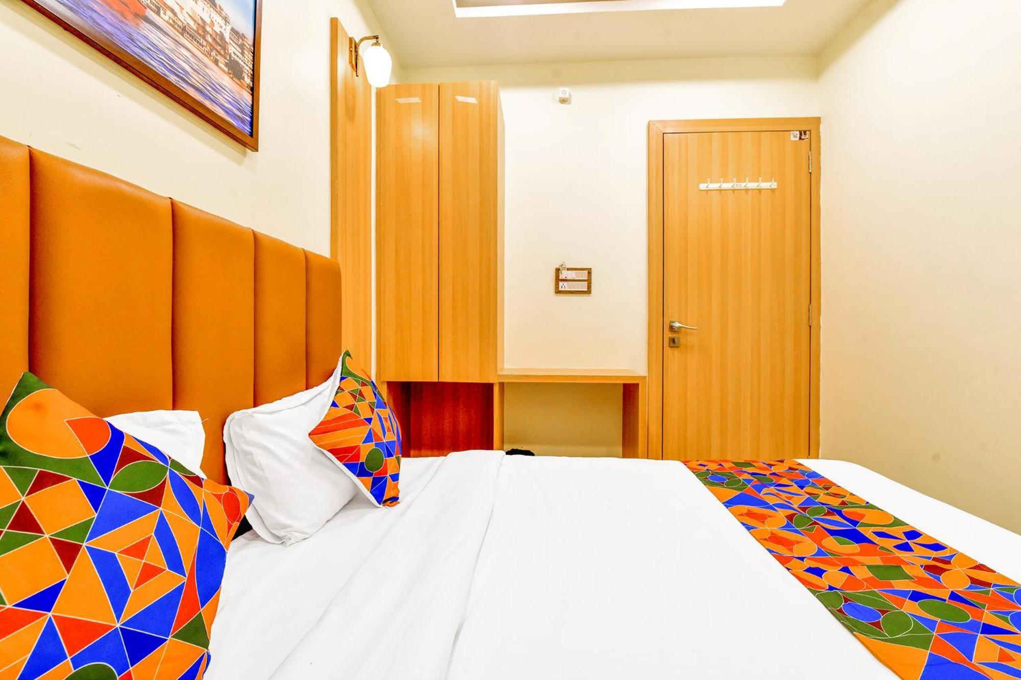 Hotel Fabexpress Mewar Shine Udaipur Exterior foto